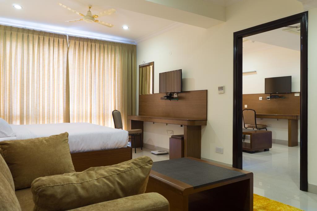 Hotel Saptagiri Хайдарабад Экстерьер фото