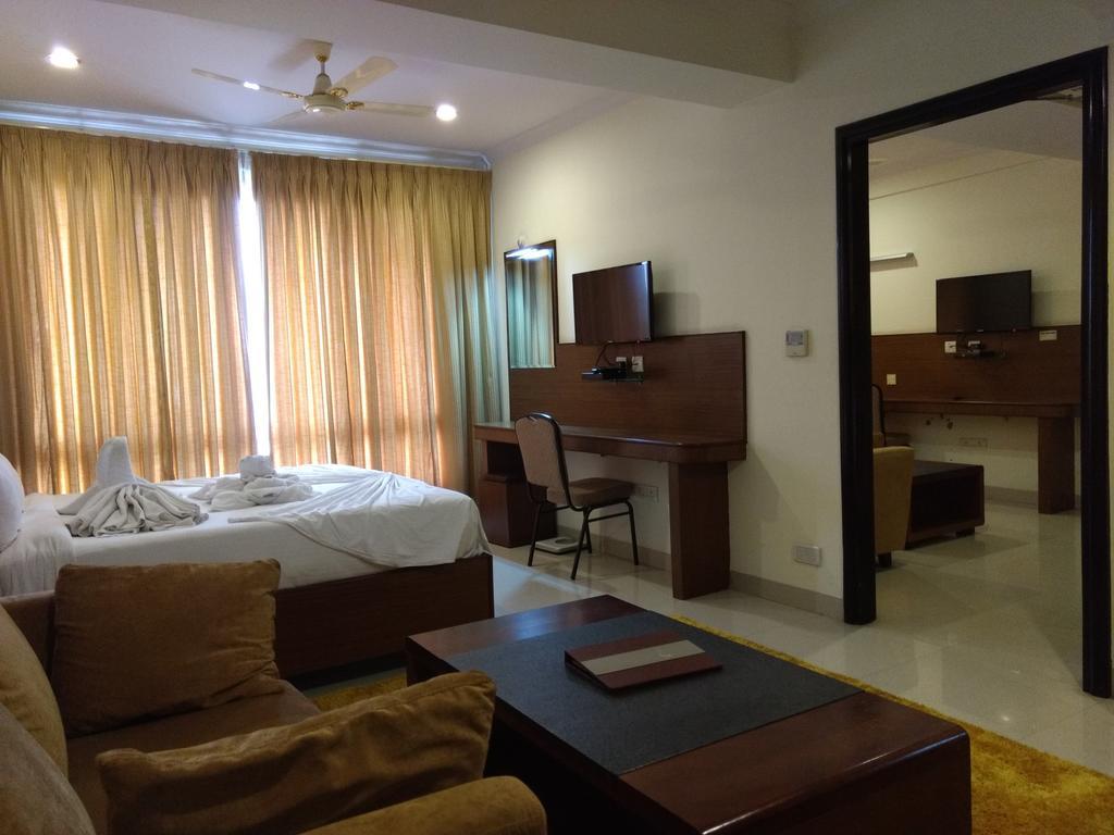 Hotel Saptagiri Хайдарабад Экстерьер фото