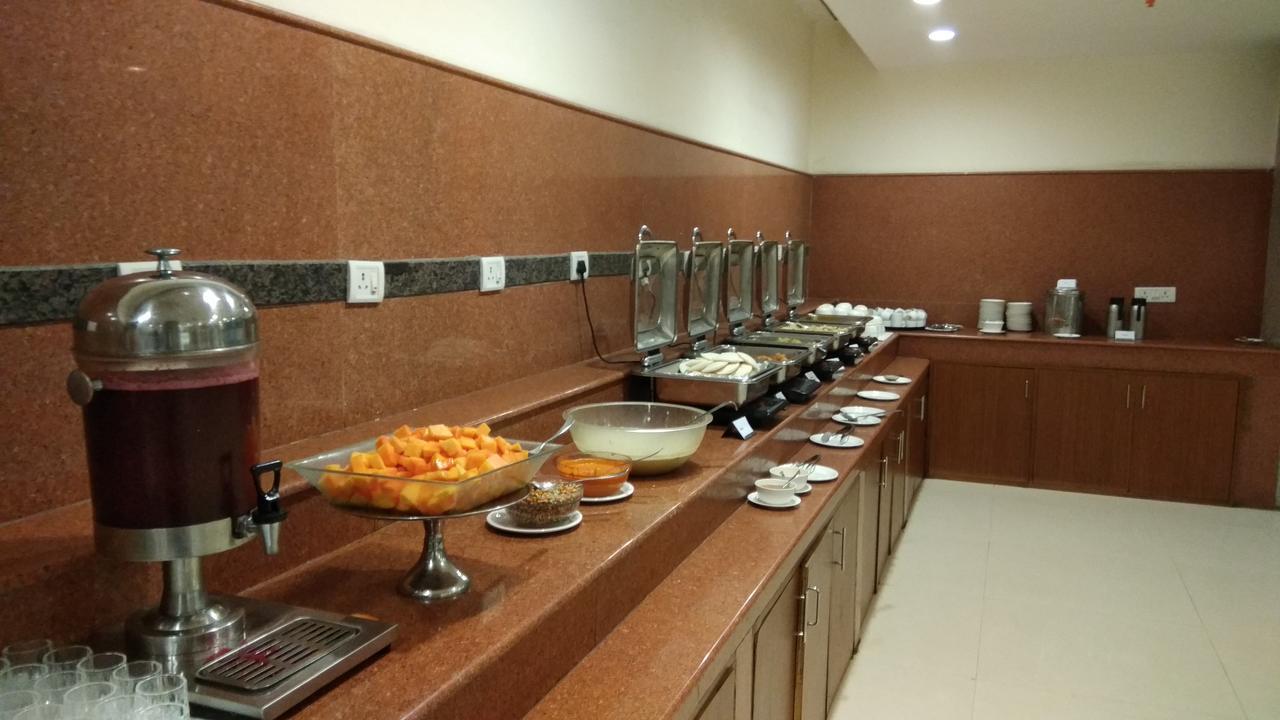 Hotel Saptagiri Хайдарабад Экстерьер фото
